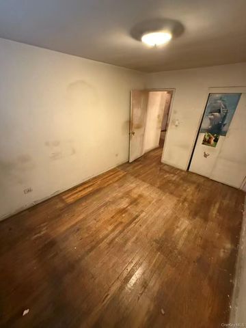 4242 Colden Street C15, Flushing, NY 11355