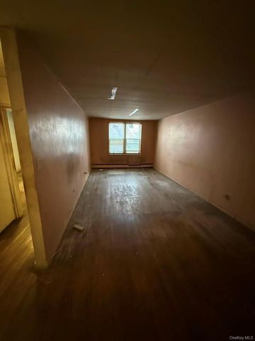 4242 Colden Street C15, Flushing, NY 11355