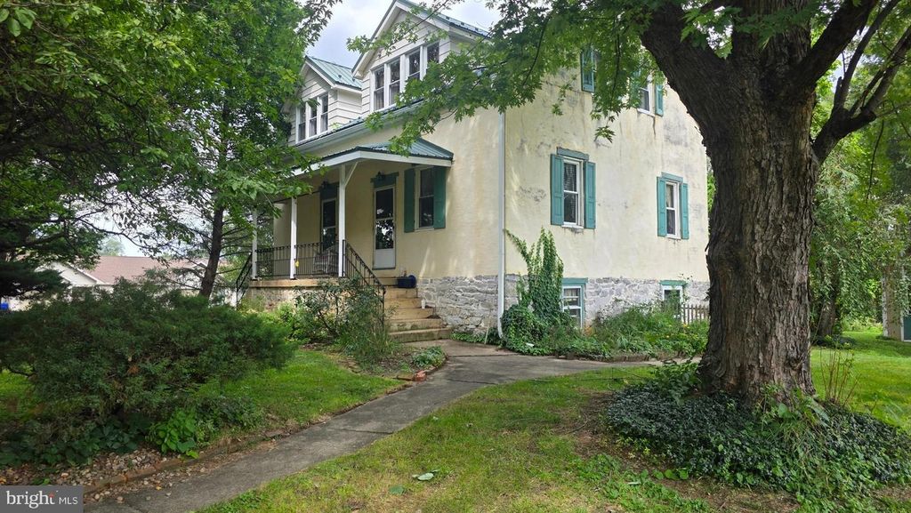 43 HARMONY HALL DR, Carlisle, PA 17015