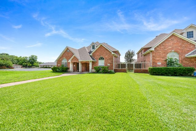 324 N Tolbert Avenue, Sherman, TX 75092