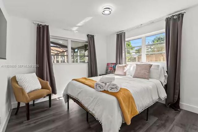 909 NE 7th St, Pompano Beach, FL 33060