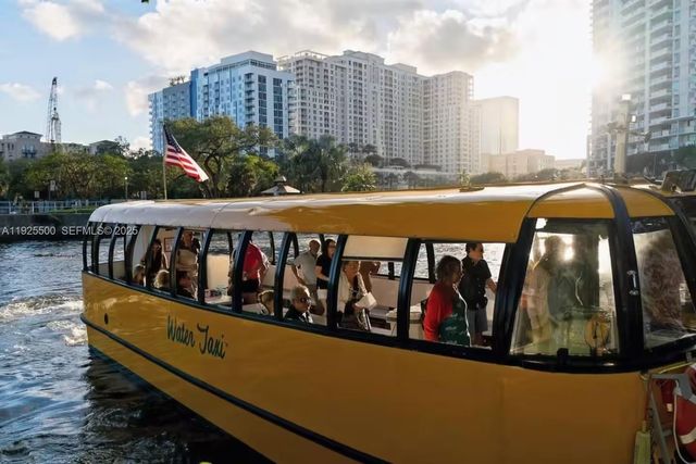 909 NE 7th St, Pompano Beach, FL 33060