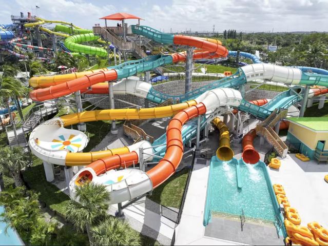 909 NE 7th St, Pompano Beach, FL 33060