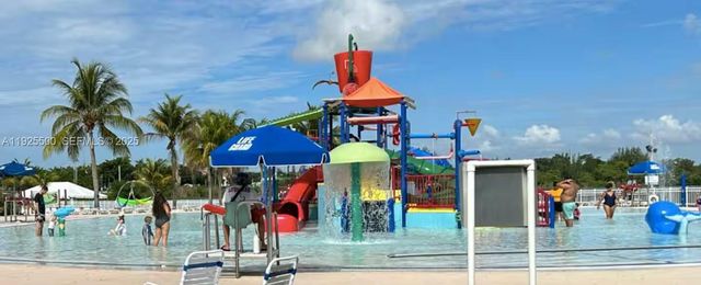 909 NE 7th St, Pompano Beach, FL 33060