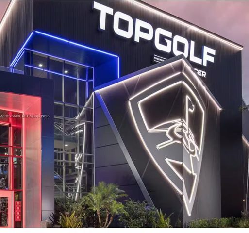 909 NE 7th St, Pompano Beach, FL 33060