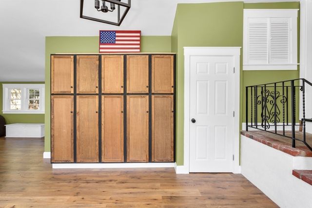 15 Mayflower Road, Norwood, MA 02062