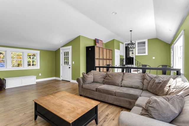 15 Mayflower Road, Norwood, MA 02062