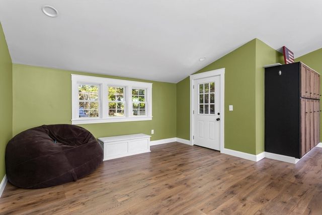 15 Mayflower Road, Norwood, MA 02062
