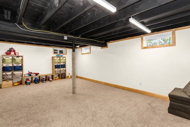 15 Mayflower Road, Norwood, MA 02062