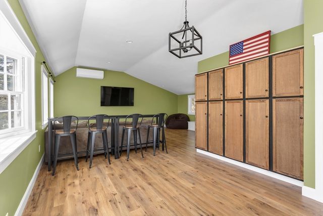 15 Mayflower Road, Norwood, MA 02062