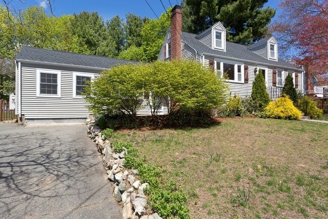 15 Mayflower Road, Norwood, MA 02062