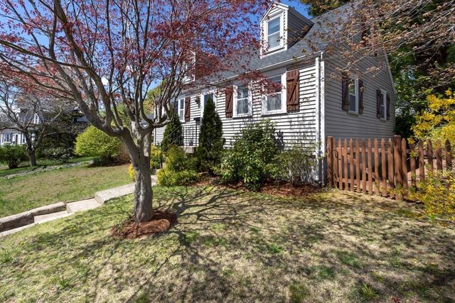 15 Mayflower Road, Norwood, MA 02062