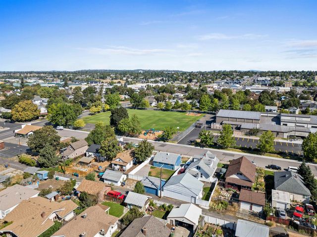 934 E Montgomery Ave, Spokane, WA 99207