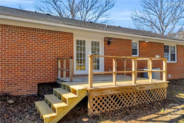 105 Carney Lake Road, Winterville, GA 30683