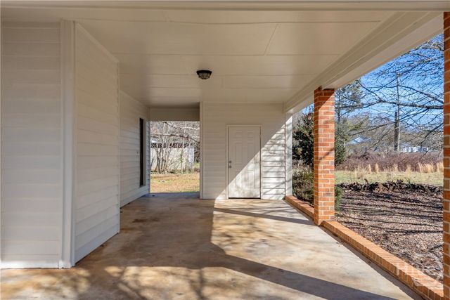 105 Carney Lake Road, Winterville, GA 30683