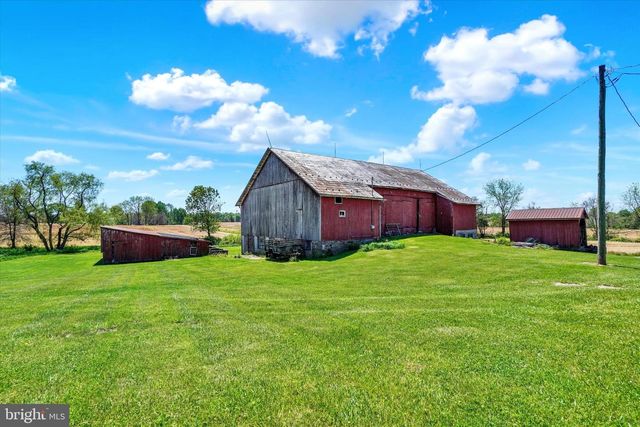 807 CHERRY LN, Dover, PA 17315