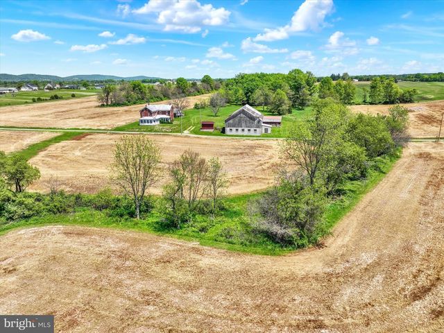 807 CHERRY LN, Dover, PA 17315