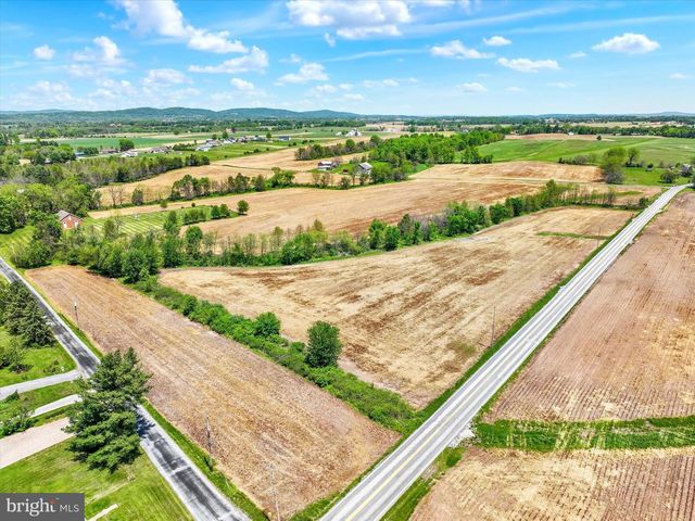 807 CHERRY LN, Dover, PA 17315