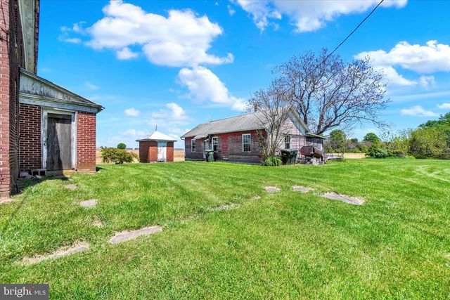 807 CHERRY LN, Dover, PA 17315