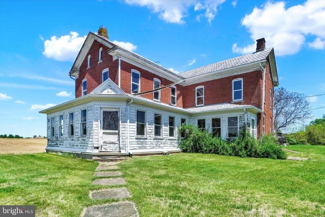 807 CHERRY LN, Dover, PA 17315