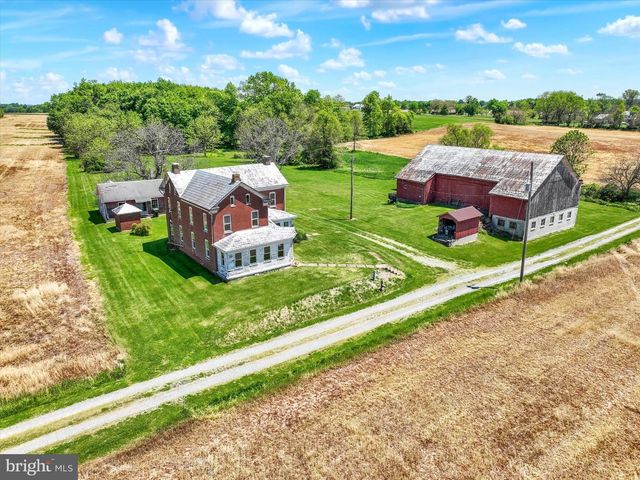 807 CHERRY LN, Dover, PA 17315