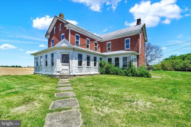 807 CHERRY LN, Dover, PA 17315