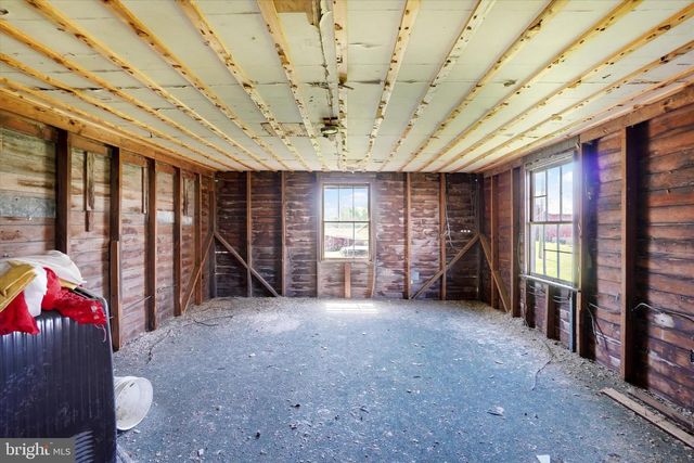 807 CHERRY LN, Dover, PA 17315