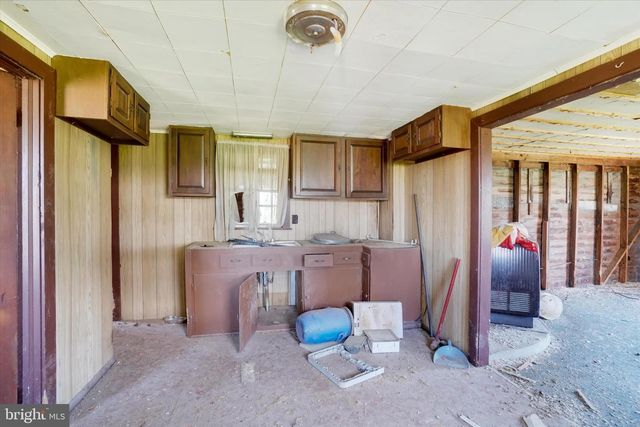807 CHERRY LN, Dover, PA 17315