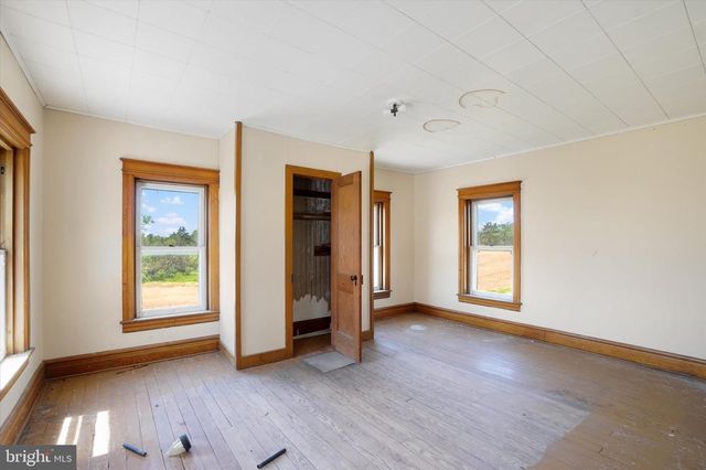 807 CHERRY LN, Dover, PA 17315