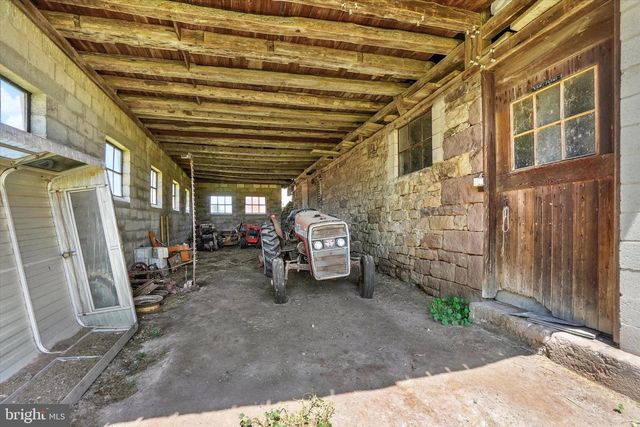 807 CHERRY LN, Dover, PA 17315