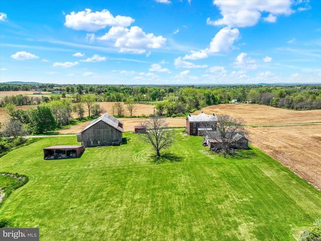 807 CHERRY LN, Dover, PA 17315