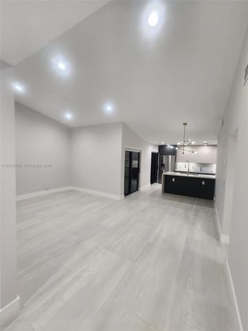 6376 NW 170th Ln 6376, Hialeah, FL 33015