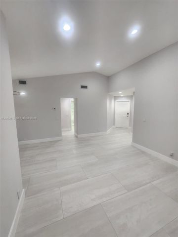 6376 NW 170th Ln 6376, Hialeah, FL 33015