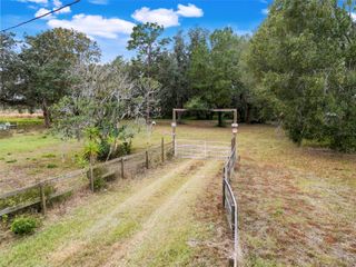 1425 DOUGLAS ROAD, Groveland, FL 34736