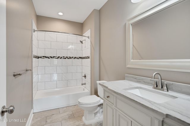 1778 Sunset Farms Drive, Hernando, MS 38632