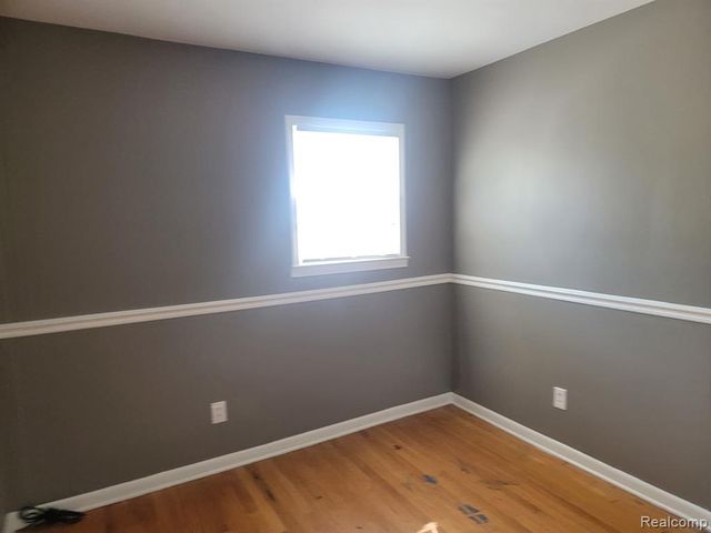 24312 Flower Avenue, Eastpointe, MI 48021