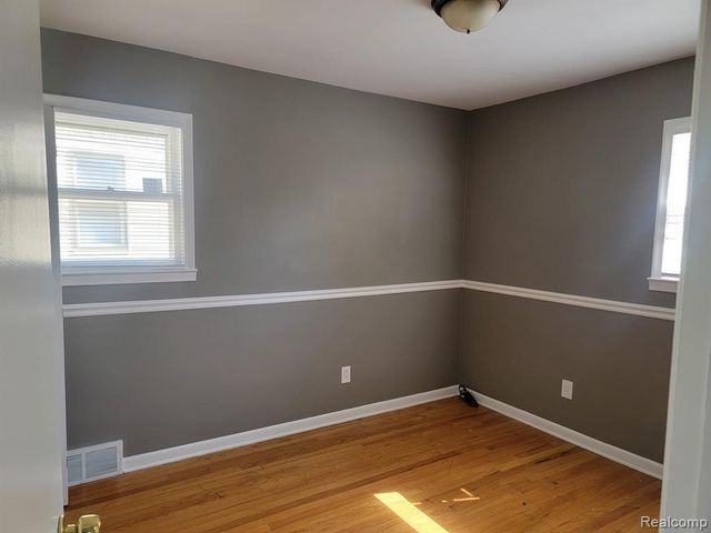 24312 Flower Avenue, Eastpointe, MI 48021
