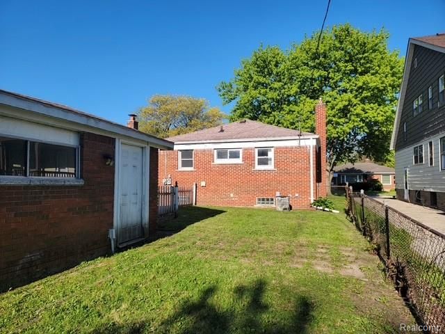 24312 Flower Avenue, Eastpointe, MI 48021
