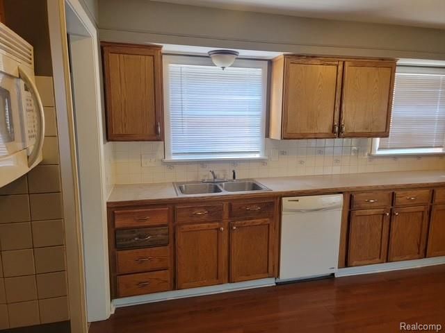 24312 Flower Avenue, Eastpointe, MI 48021