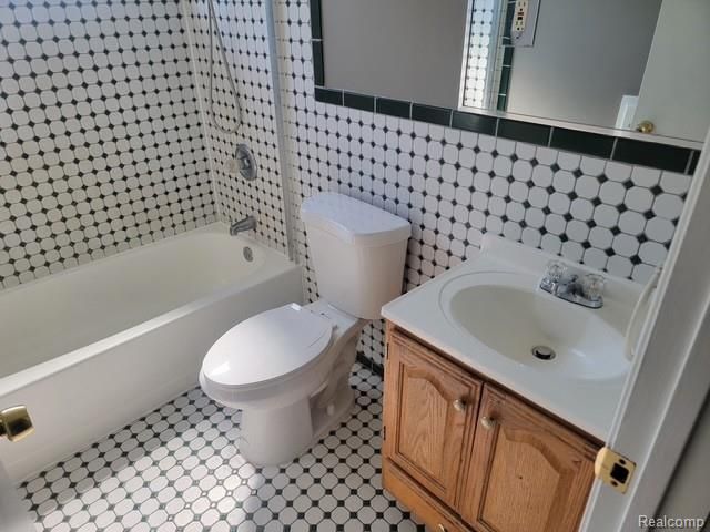 24312 Flower Avenue, Eastpointe, MI 48021