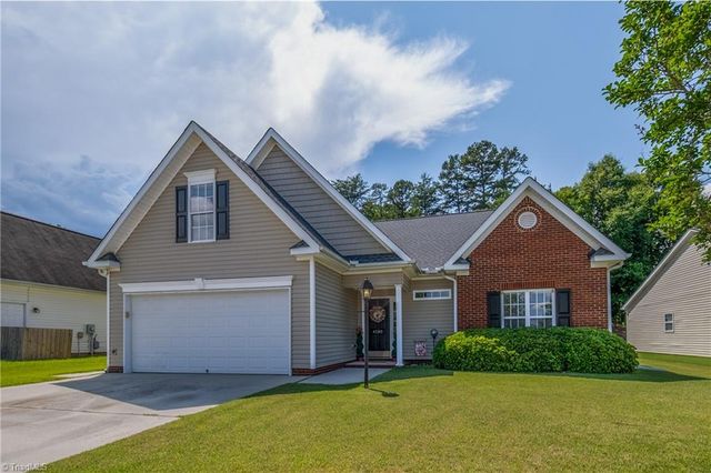 4590 River Gate Drive, Clemmons, NC 27012