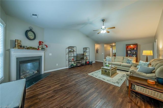 4590 River Gate Drive, Clemmons, NC 27012