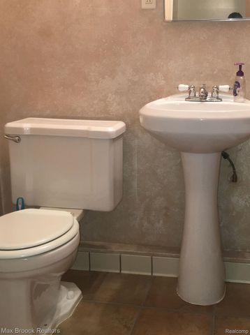 1619 POPLAR Avenue, Royal Oak, MI 48073