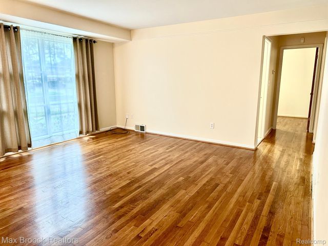 1619 POPLAR Avenue, Royal Oak, MI 48073