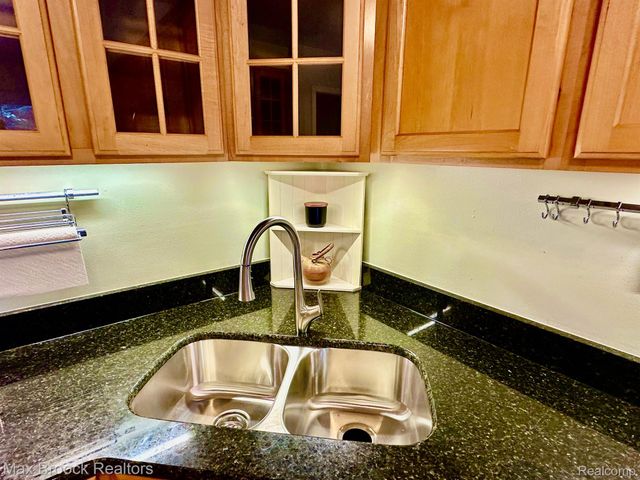 1619 POPLAR Avenue, Royal Oak, MI 48073