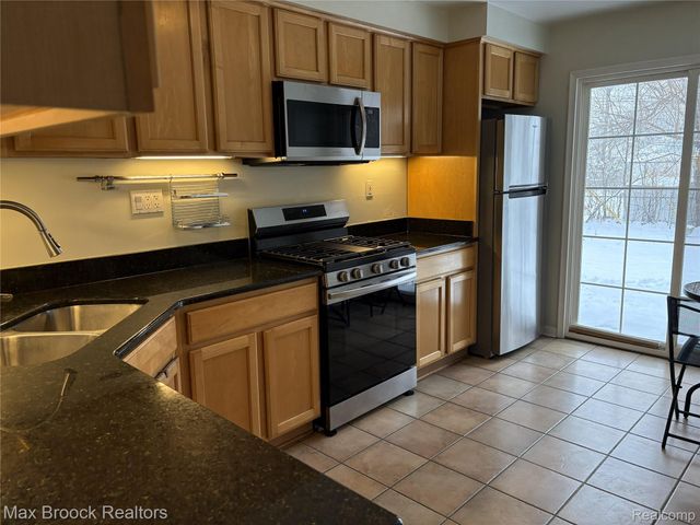 1619 POPLAR Avenue, Royal Oak, MI 48073