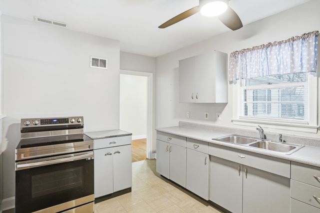 20 CLINTON DR, Columbia, MO 65203