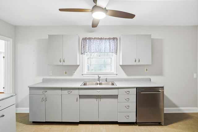 20 CLINTON DR, Columbia, MO 65203