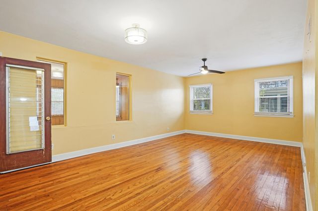 20 CLINTON DR, Columbia, MO 65203