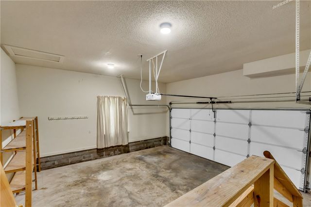 1839 N Hunters Ridge, Fayetteville, AR 72701